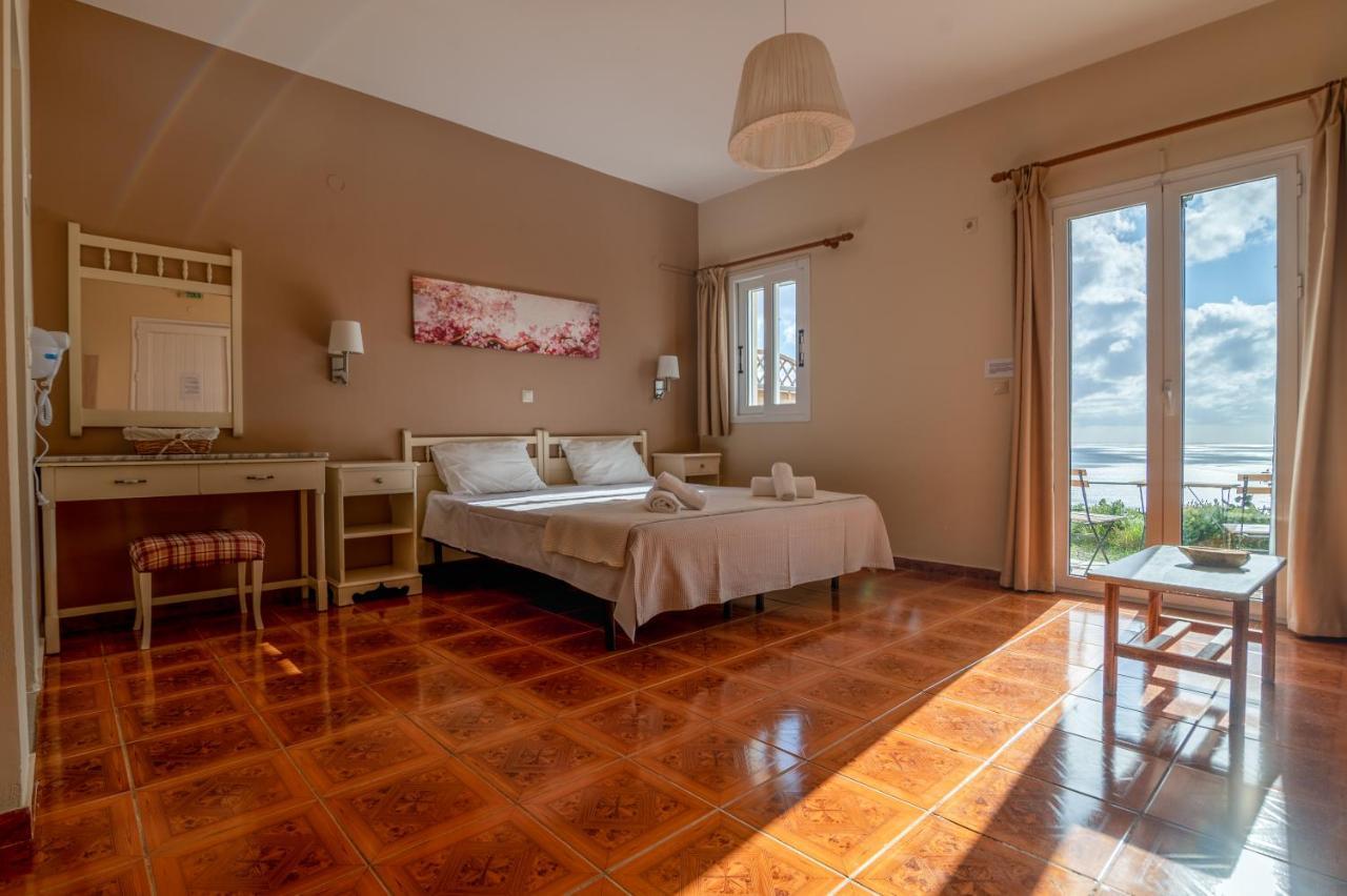 Lorraine'S Apartments Close To Lourdas Beach Лурдата Экстерьер фото