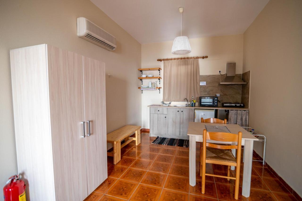 Lorraine'S Apartments Close To Lourdas Beach Лурдата Экстерьер фото