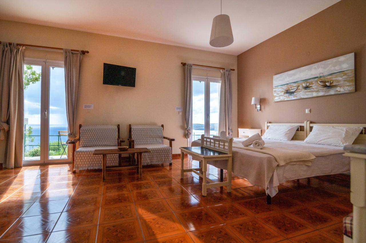 Lorraine'S Apartments Close To Lourdas Beach Лурдата Экстерьер фото