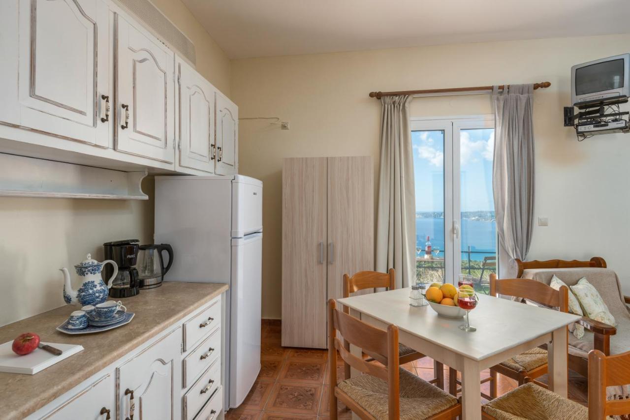 Lorraine'S Apartments Close To Lourdas Beach Лурдата Экстерьер фото