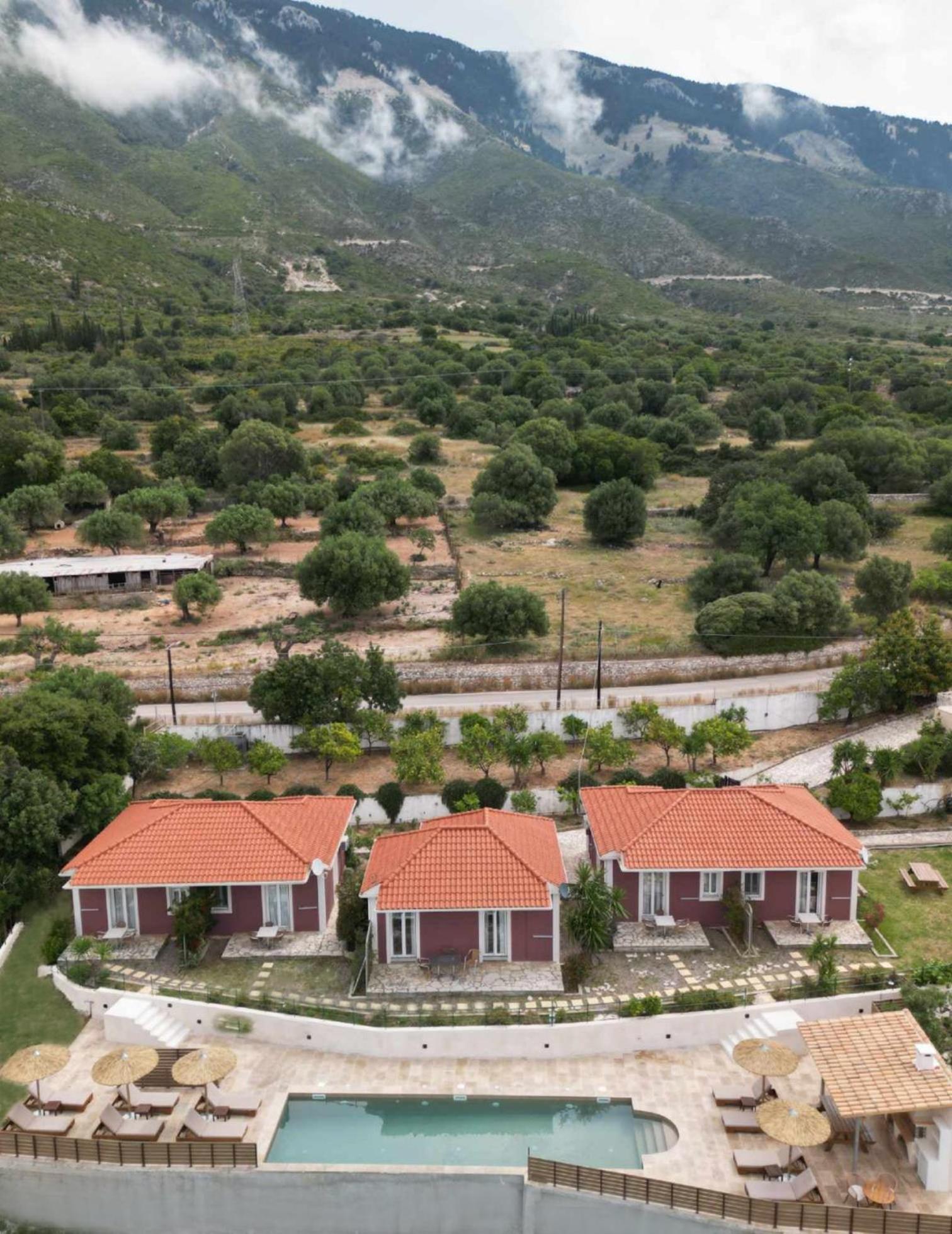 Lorraine'S Apartments Close To Lourdas Beach Лурдата Экстерьер фото